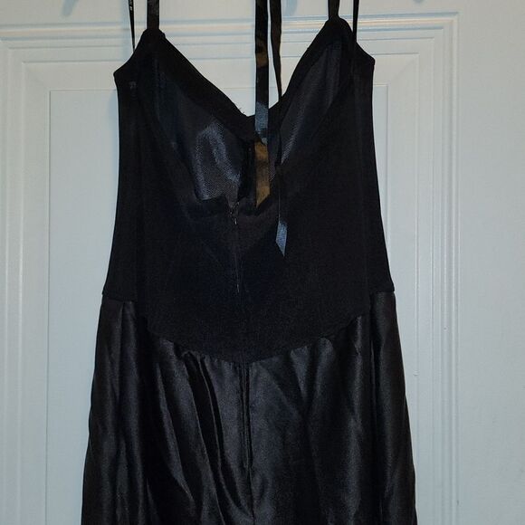 Tadashi Vintage Gown   - Picture 4 of 5